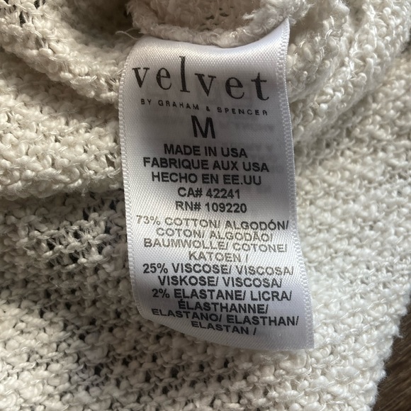 Women’s Velvet by Graham & Spencer Medium Cream Soft Knit Sweater - Picture 8 of 8